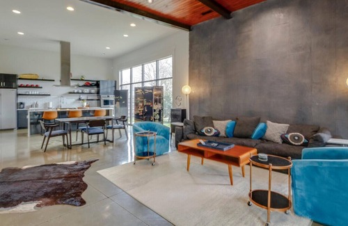 The Nations House | Nations Oasis - Luxury & Style - Pool & Hot Tub
