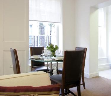 Castle Baynard Apartment | Native Kings Wardrobe, St Pauls