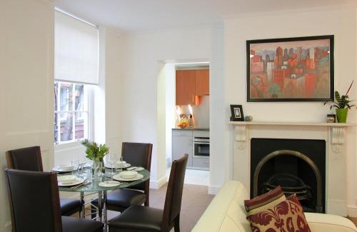 Castle Baynard Apartment | Native Kings Wardrobe, St Pauls