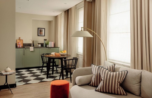 Castle Baynard Apartment | Native Kings Wardrobe, St Paul's