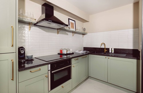 Castle Baynard Apartment | Native Kings Wardrobe, St Paul's