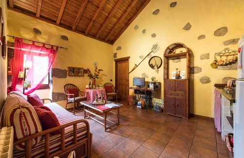 Barranco del Pinar House | NATURACANARIA de Doramas -free Wifi & Pool
