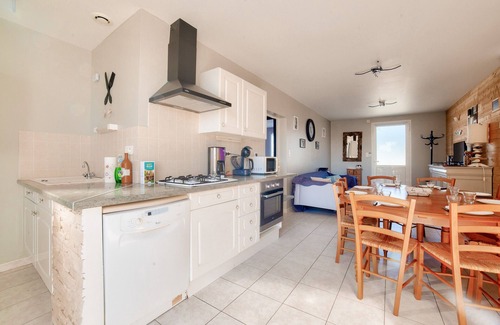 Saint-Vincent-sur-Jard Ski Chalet | Natural lagoon and relaxation for 6