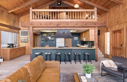 Oakhurst Cabin | Nature Haven | Bass & Yosemite Large Deck & BBQ
