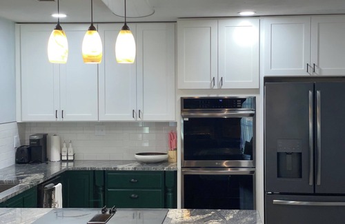 Tallahassee House | Nature Lover's Oasis, Charming 3-bedroom house with WiFi, AC and fireplace