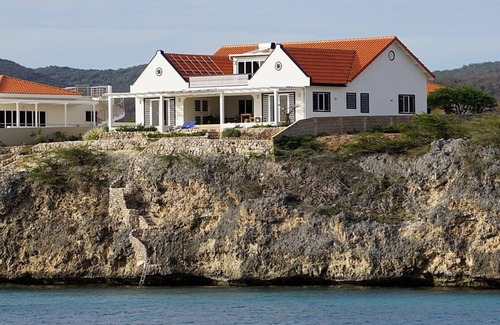 Lagun Apartment | Nature Lovers Paradise. Apartment in luxurious, eco friendly, seafront villa.