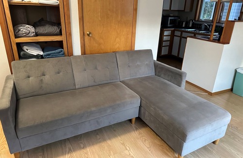 Downtown Juneau Apartment | Nature Retreat in Juneau- Sleeps 4. Mountain Views, 5 Min to Downtown.
