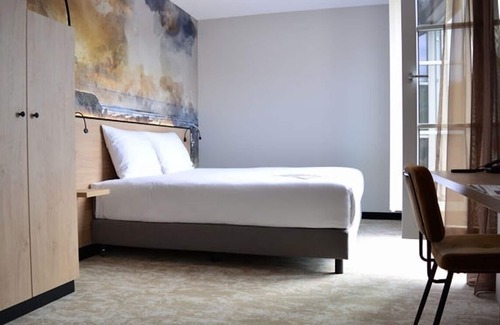 Nieuw-Haamstede Hotel | Nature View Stay Near Oosterschelde Park and Forest with Breakfast Included