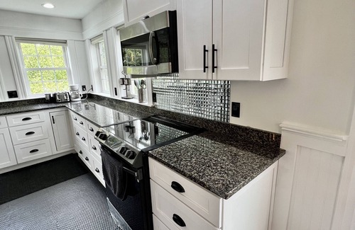 Stroudwater House | Nature with in-town living that feels a world away. May-June-July special!