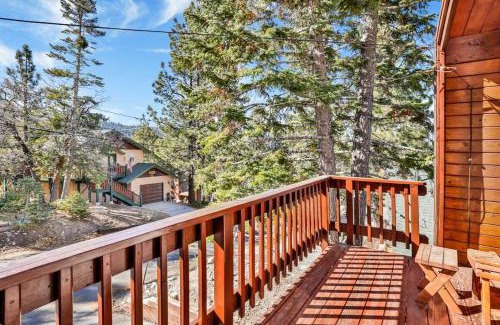 Upper Moonridge House | Natures Delight Big Bear~ Hot Tub~ Resort Chalet~