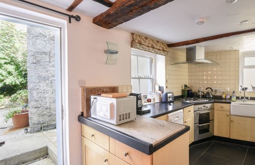 Lyme Regis Cottage | NAUNTON COTTAGE, family friendly, with open fire in Lyme Regis