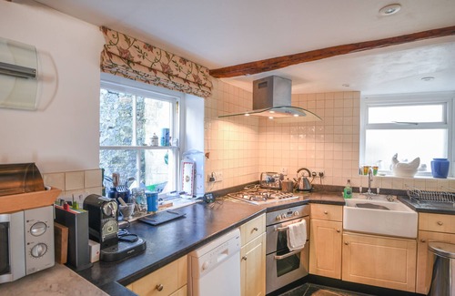 Lyme Regis Cottage | NAUNTON COTTAGE, family friendly, with open fire in Lyme Regis