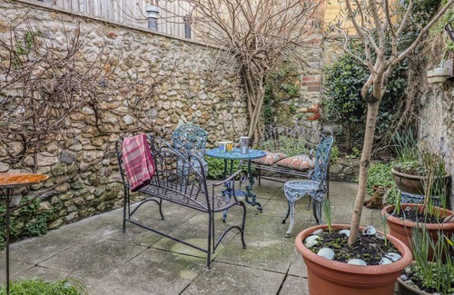 Lyme Regis Cottage | NAUNTON COTTAGE, family friendly, with open fire in Lyme Regis