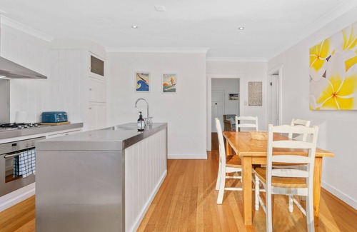 Jervis Bay Cottage | Nautica Beach Cottage - Coastal Haven in Currarong