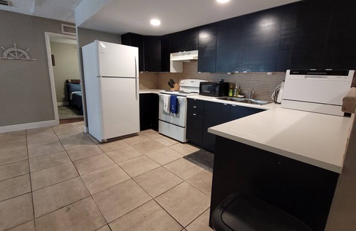 Fort Pierce House | Nautical Oasis w/Arcade close to Beach+Town. Pet Friendly w/Free RV/Boat Storage
