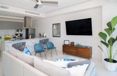 Isla Iguana Apartment | Nautico Condo, Nice Marina View, Rooftop Pool, Gym