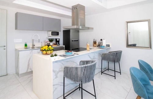 Isla Iguana Apartment | Nautico Condo, Nice Marina View, Rooftop Pool, Gym