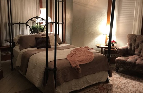 Nauvoo Bed & Breakfast | Nauvoo Grand Bed & Breakfast