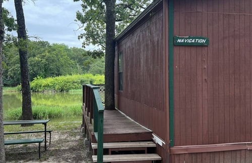 Quinlan Cabin | Navigation Waterfront Cabin