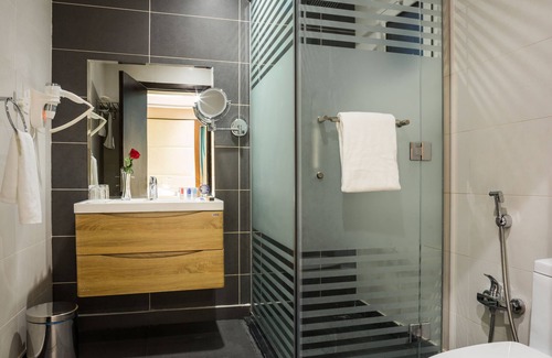 Al Hamra Hotel | Naviti Warwick Dammam