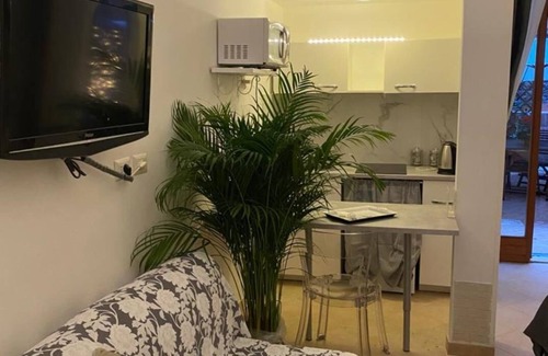 Rione VIII Sant'Eustachio Apartment | NAVONA DOMITIA HOME LOFT LAWRENCE