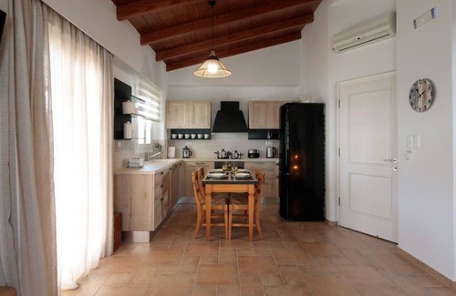 Chalkio House | Naxos Chalkion Beautiful Detsis House with jacuzzi