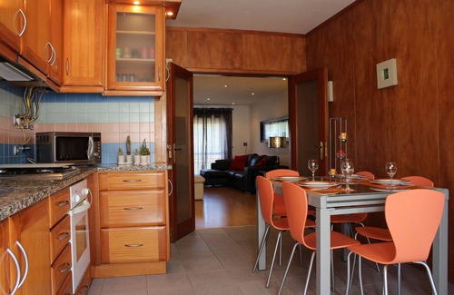 Nazare Apartment | Nazare - 3-bedroom apartment, 50 meters from the beach! FREE WIFI