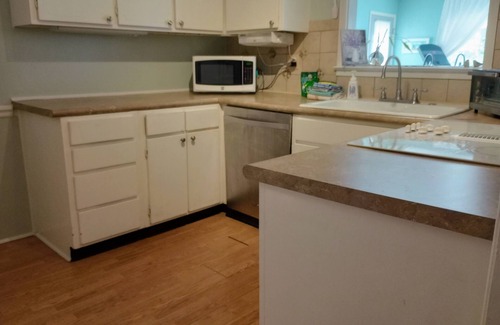 High Point Bed & Breakfast | NC Lake Retreat near HPU & downtown High Point - sleeps 13