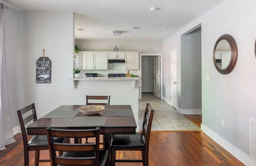 Charlotte House | NC Music Factory - Renovated historic bungalow minutes to Uptown
