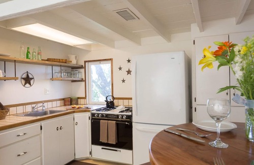 Paso Robles House | nCoach House Cottage in heart of wine region with vineyard views