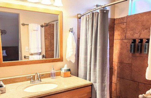 Northeast Heights House | NE ABQ! 3 bdrm/2 bath home w/game room