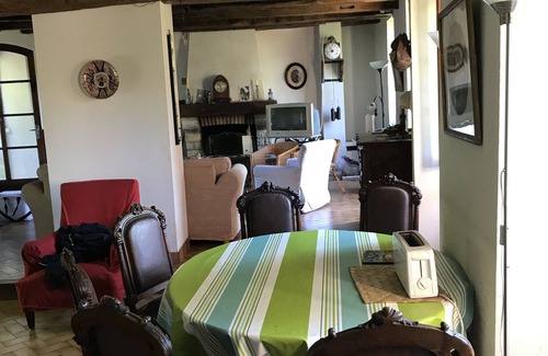 Arthes House | Near Albi House of character late eighteenth with courtyard and garden in courtyard village of 150m2 and garden of 90