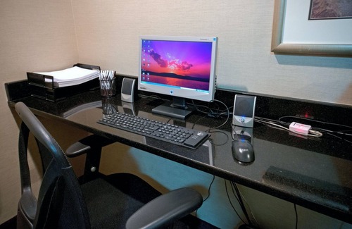 Graysville Apartment | Near CHA Airport | Free Breakfast. Pool & Gym Access.