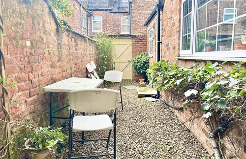 York House | Near city centre with parking located by Bishy road.