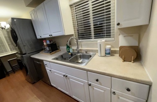 Bonita House | Near Claremont La Verne near highways 10 57 210 Memory foam Queen's bed