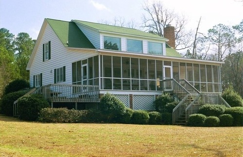 Lexington House | Near Dam-Lake Front Estate w/Large Dock, Private Ramp, and Beautiful Sunsets