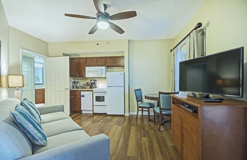 Kissimmee Resort | Near Disney 2 BR Condo w/Mini Kitchen, Sleeper Sofa & Resort Pools