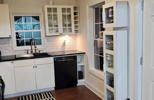 East Atlanta House | Near downtown 3 bed home close to City Winery, Fox Theater and Ponce City