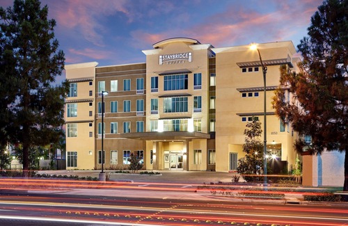 Anaheim Resort Apartment | Near Downtown Disney | Free Breakfast, Outdoor Pool! | Staybridge Suites