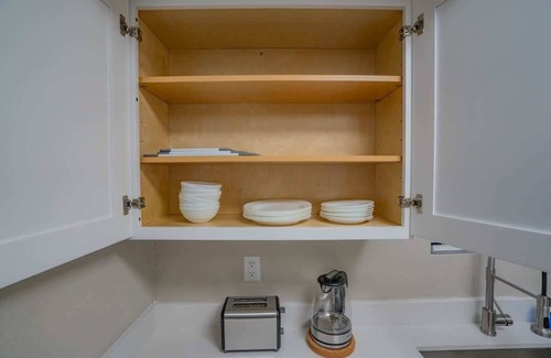 Cox Heights Apartment | Near DT & Trails | Pool,Gym,Balcony,W/D,Parking