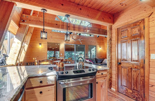 Duck Creek Village Cabin | Near National Parks: Duck Creek Cabin Retreat