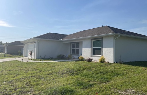 Ocala House | Near Rainbow Springs, Silver Springs, and World Equestrian Center. Pet Friendly
