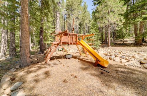 Truckee House | Near Ski Resorts and Trails Truckee Home with Hot Tub