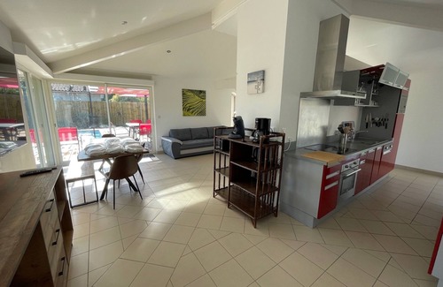 Grayan-Et-L'Hopital Villa | Near Soulac/mer architect-designed villa with pool and jacuzzi close to the ocean