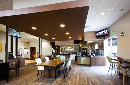 Torrance House | Near the 405, 110, and 91 Freeways | Ready for Family Stay | Free Onsite Parking