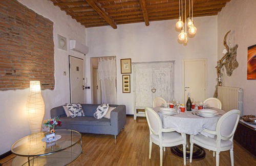 Piombino Apartment | Near the beach awaits you this beautiful vacation apartment on the 2nd floor.