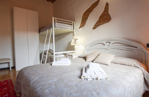 Piombino Apartment | Near the beach awaits you this beautiful vacation apartment on the 2nd floor.