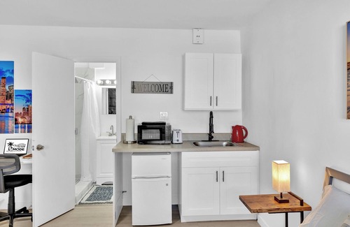 Downtown Hollywood Apartment | Near The Beach on Hollywood Blvd Great Suite D6