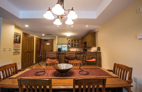 Crested Butte Cabin | Near the Slopes! Bright, Modern Condo | Fireplace