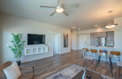 Tempe Apartment | Near TPC & DT Tempe | Pool,Gym,Balcony,W/D,Parking